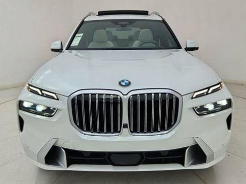 Used 2025 BMW X7 xDrive40i w/ Executive Package image 13