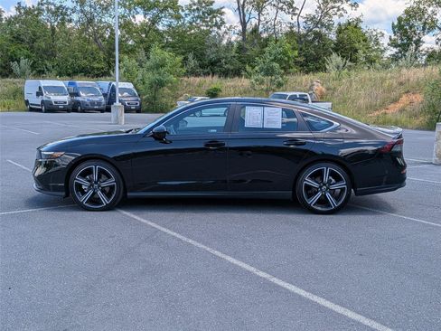 Certified 2025 Honda Accord Sport image 8