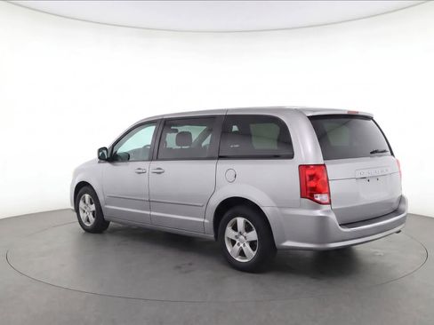 Used 2013 Dodge Grand Caravan SE FWD image 3