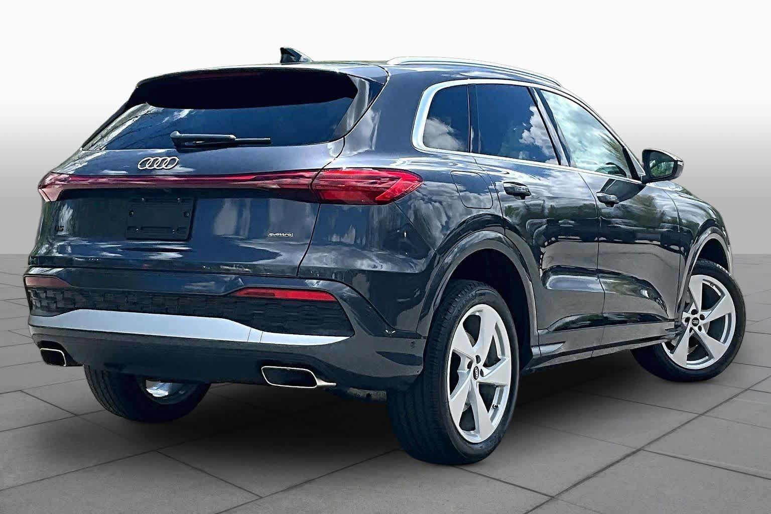 Used 2025 Audi Q5 Premium Plus w/ Premium Plus AWD/4WD image 13