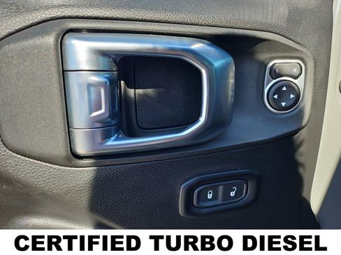 Used 2023 Jeep Wrangler Willys image 18