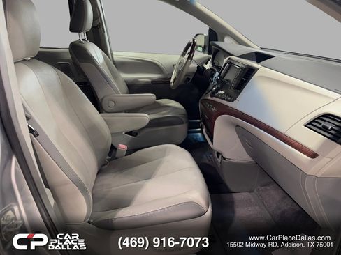 Used 2013 Toyota Sienna Limited w/ Premium Pkg FWD image 28