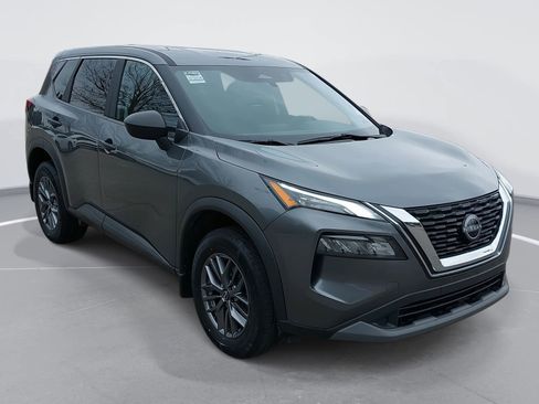 Used 2023 Nissan Rogue S image 3