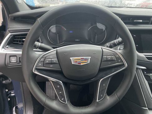Certified 2025 Cadillac XT5 Premium Luxury image 10