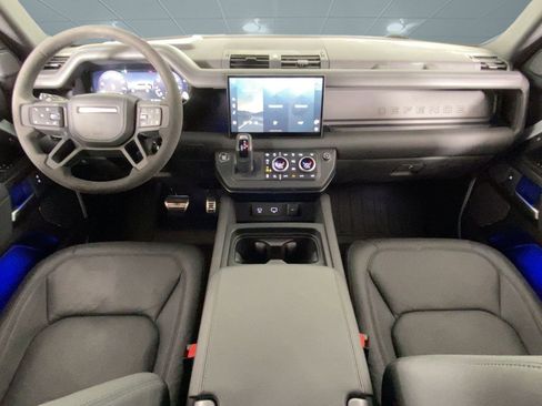 Used 2023 Land Rover Defender 110 V8 image 13