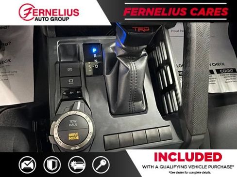 Used 2025 Toyota Tacoma TRD Sport AWD/4WD image 37