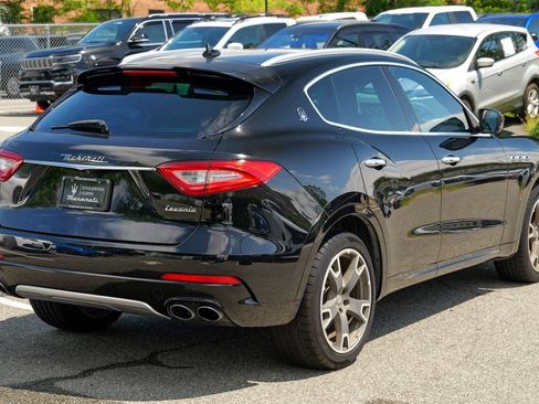 Used 2017 Maserati Levante S AWD/4WD image 7