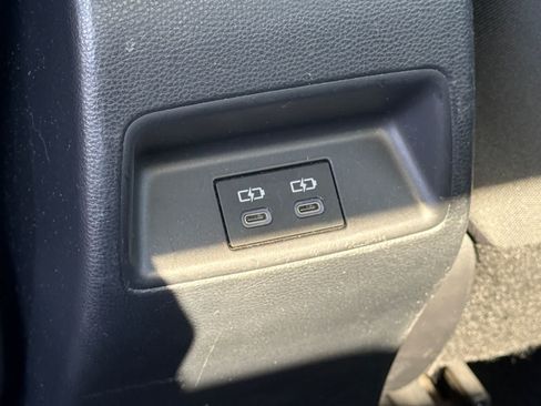 Used 2023 Toyota Corolla SE w/ SE Package FWD image 13