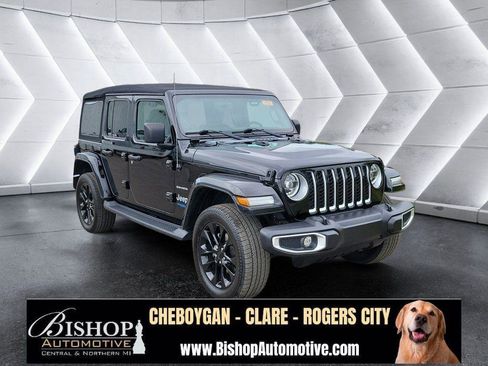 Used 2021 Jeep Wrangler Unlimited Sahara w/ Cold Weather Group image 18