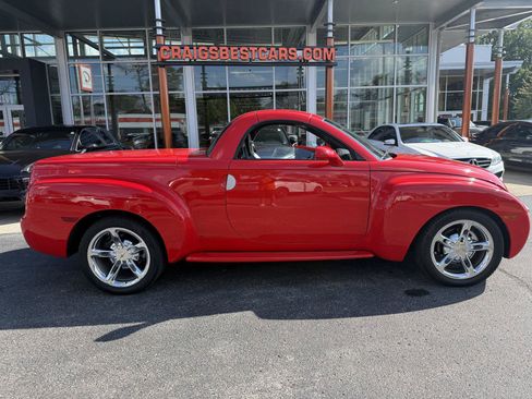 Used 2004 Chevrolet SSR w/ Preferred Equipment Group RWD image 23