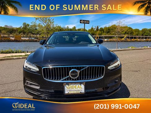 Used 2022 Volvo S90 B6 Momentum AWD/4WD image 3