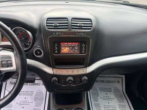 Used 2016 Dodge Journey SE w/ Flexible Seating Group FWD image 12