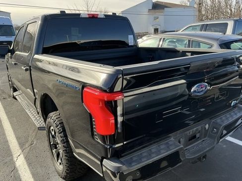 Used 2023 Ford F150 Lightning XLT image 5