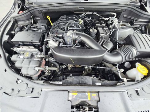 Used 2025 Dodge Durango GT AWD/4WD image 22