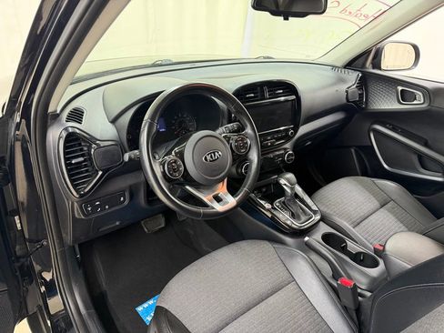 Used 2020 Kia Soul EX FWD image 18