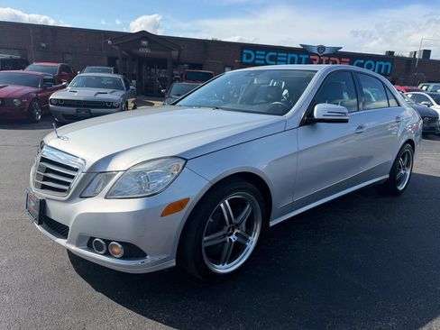 Used 2011 Mercedes-Benz E 550 4MATIC Sedan image 7
