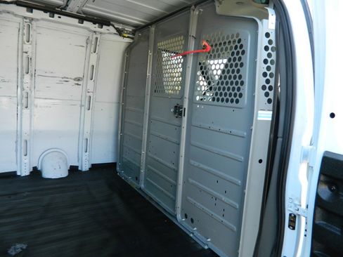 Used 2017 Chevrolet Express 2500 image 13