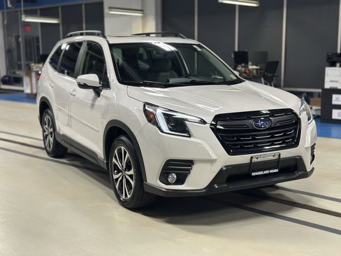 Used 2023 Subaru Forester Limited image 3