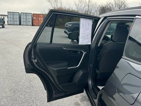 Used 2020 Toyota RAV4 LE image 30
