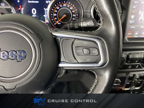 Used 2022 Jeep Wrangler Unlimited Sahara w/ LED Lighting Group AWD/4WD image 25