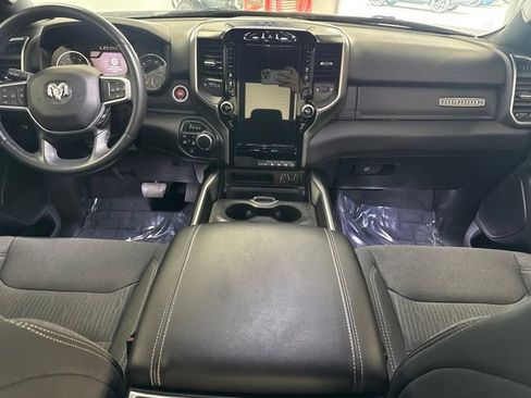 Used 2022 RAM 1500 Big Horn AWD/4WD image 3