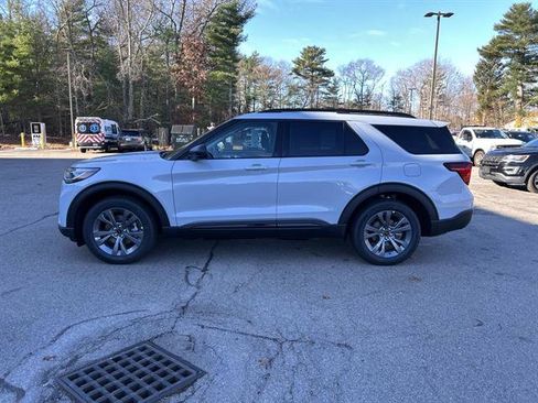 New 2026 Ford Explorer Active w/ Active Comfort Package image 2
