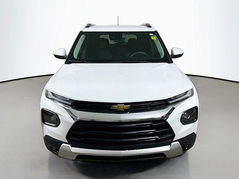 Used 2023 Chevrolet TrailBlazer LT w/ Convenience Package AWD/4WD image 2
