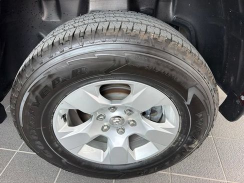 Used 2025 RAM 1500 Big Horn AWD/4WD image 5