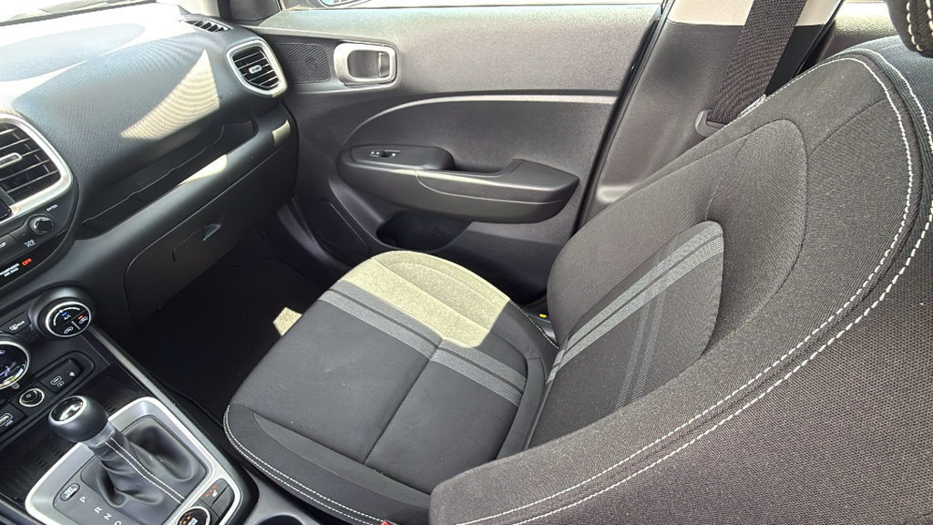 Used 2026 Hyundai Venue SEL FWD image 13