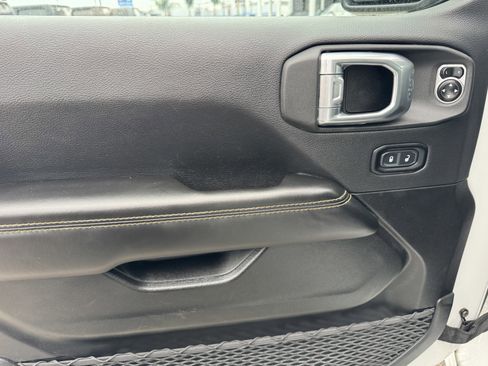 Certified 2024 Jeep Wrangler Unlimited Sahara image 19