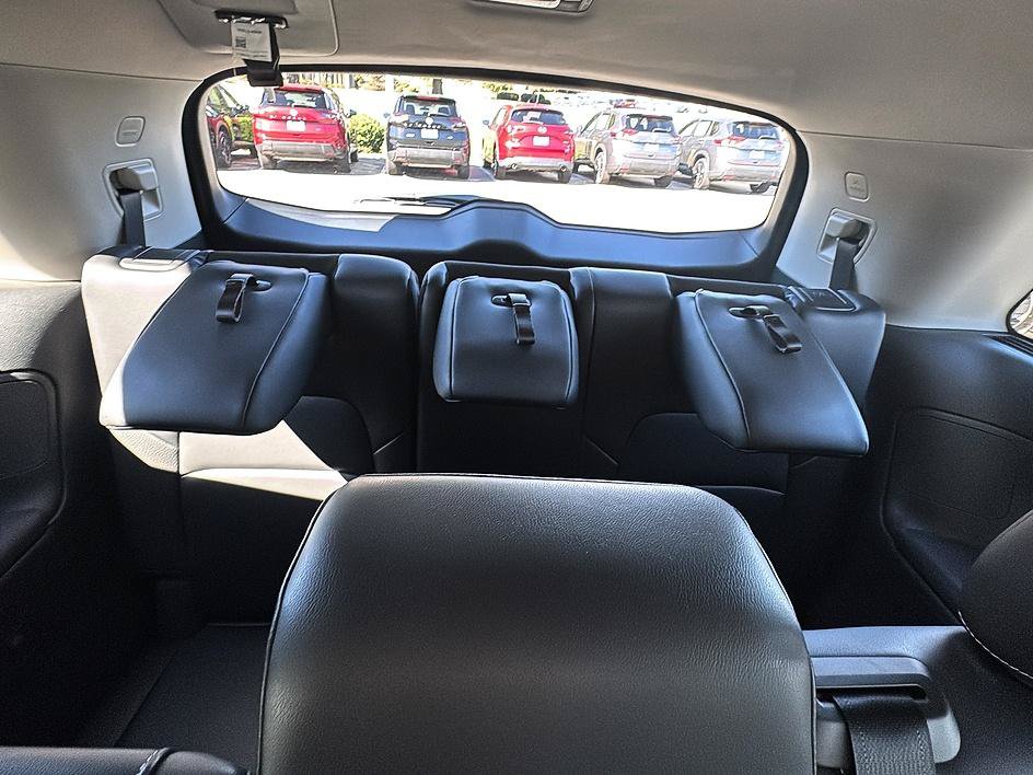 Certified 2025 Nissan Pathfinder SL FWD image 39