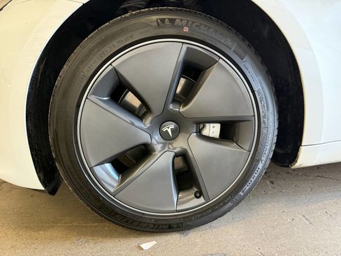 Used 2023 Tesla Model 3 Standard Range image 24