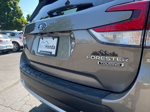 Used 2020 Subaru Forester Touring AWD/4WD image 14