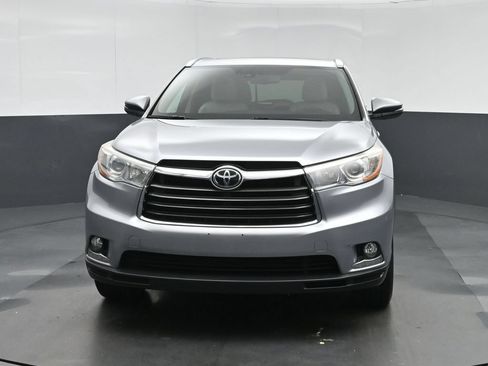 Used 2016 Toyota Highlander Limited w/ Driver Technology Package AWD/4WD image 2