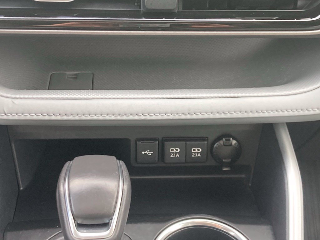 Used 2020 Toyota Highlander XLE AWD/4WD image 16