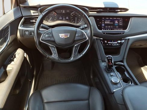 Used 2022 Cadillac XT5 Premium Luxury w/ LPO, Floor Liner Package AWD/4WD image 9