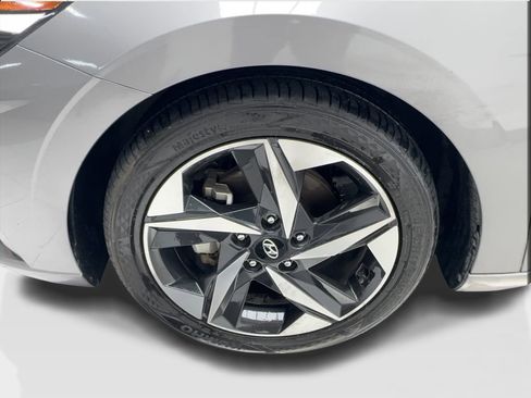 Used 2022 Hyundai Elantra SEL w/ Convenience + Premium Package FWD image 13