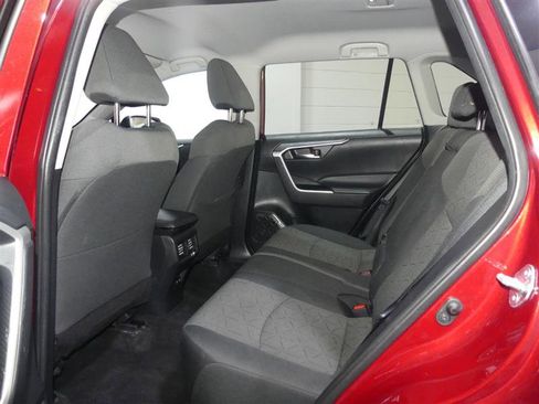 Used 2021 Toyota RAV4 XLE AWD/4WD image 27