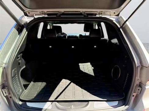 Used 2019 Jeep Grand Cherokee Limited w/ Luxury Group II AWD/4WD image 30