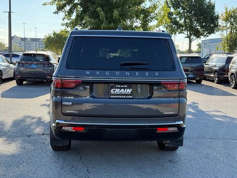 Used 2022 Jeep Wagoneer Series II AWD/4WD image 6
