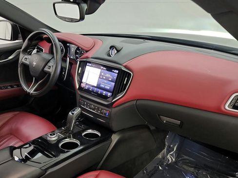 Used 2023 Maserati Ghibli Modena RWD image 33