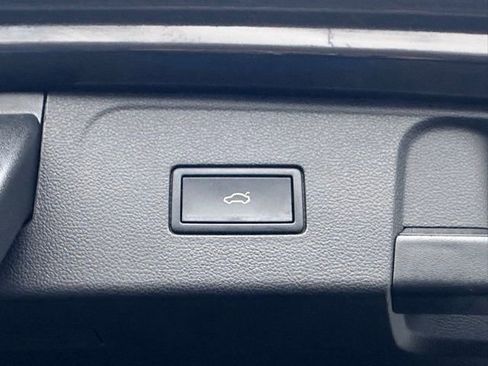 Certified 2024 Volkswagen Atlas Peak Edition SE image 21