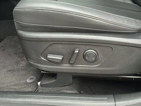 Used 2025 Kia Sorento S AWD/4WD image 14