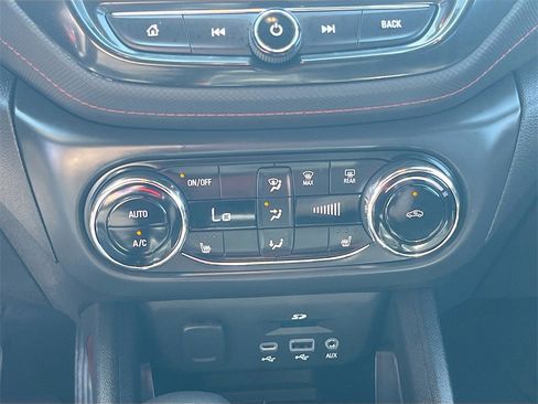 Used 2021 Chevrolet TrailBlazer RS w/ Sun and Liftgate Package image 15