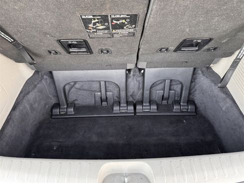 Used 2017 Kia Sedona LX w/ LX Essentials Premium Package image 12