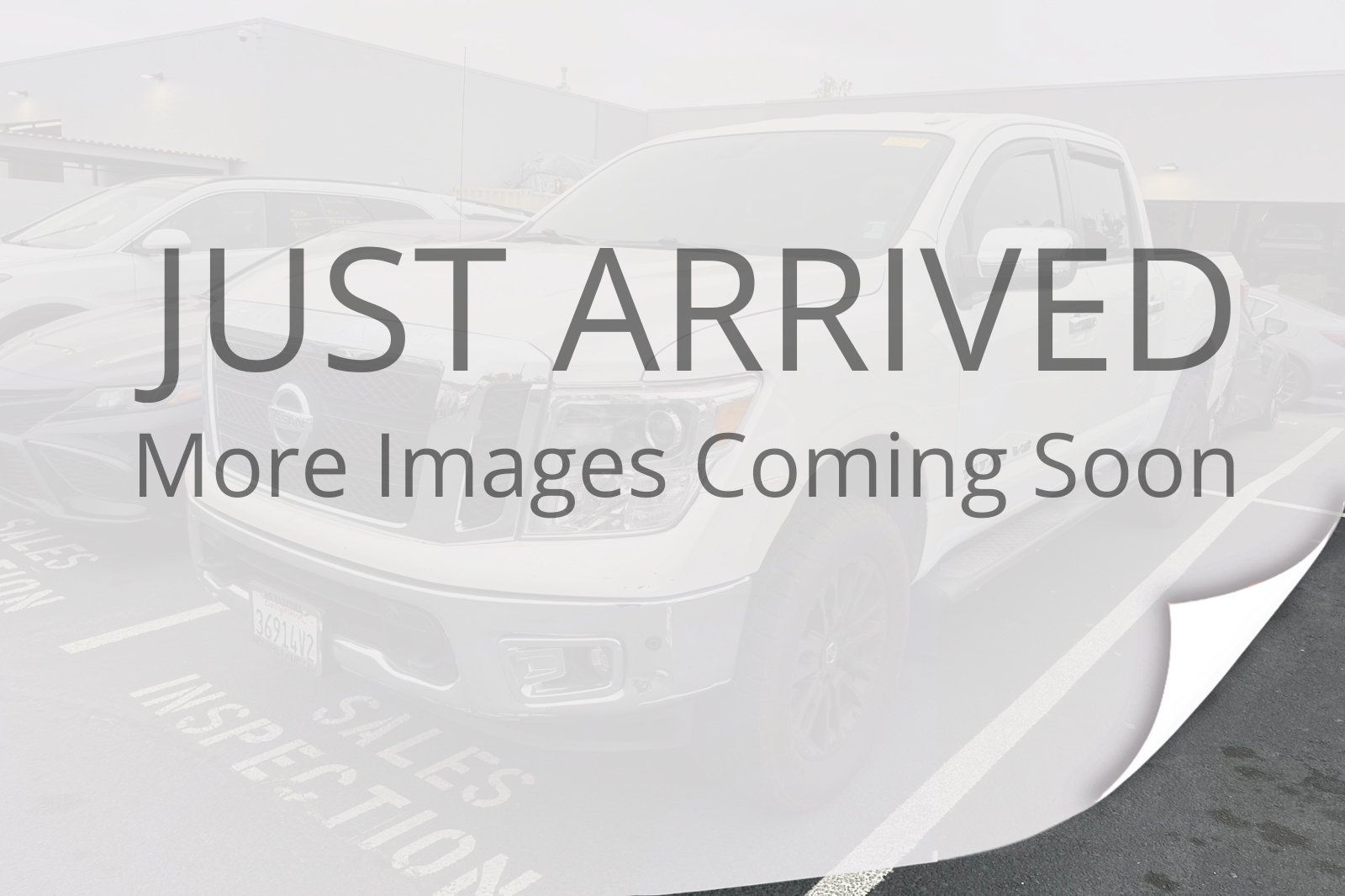 Used 2018 Nissan Titan SL AWD/4WD image 3