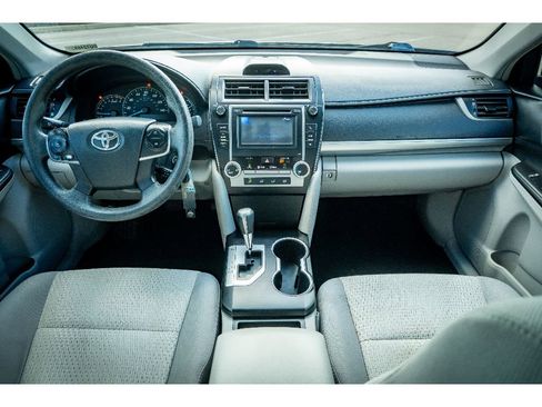 Used 2013 Toyota Camry FWD image 18
