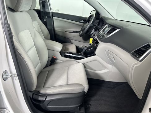 Used 2016 Hyundai Tucson SE w/ Option Group 02 AWD/4WD image 25