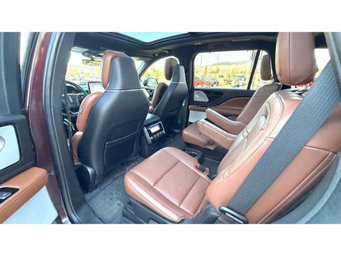 Used 2023 Lincoln Aviator Reserve w/ Equipment Group 201A image 18
