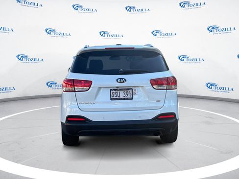 Used 2016 Kia Sorento FWD w/ LX Convenience Package image 4